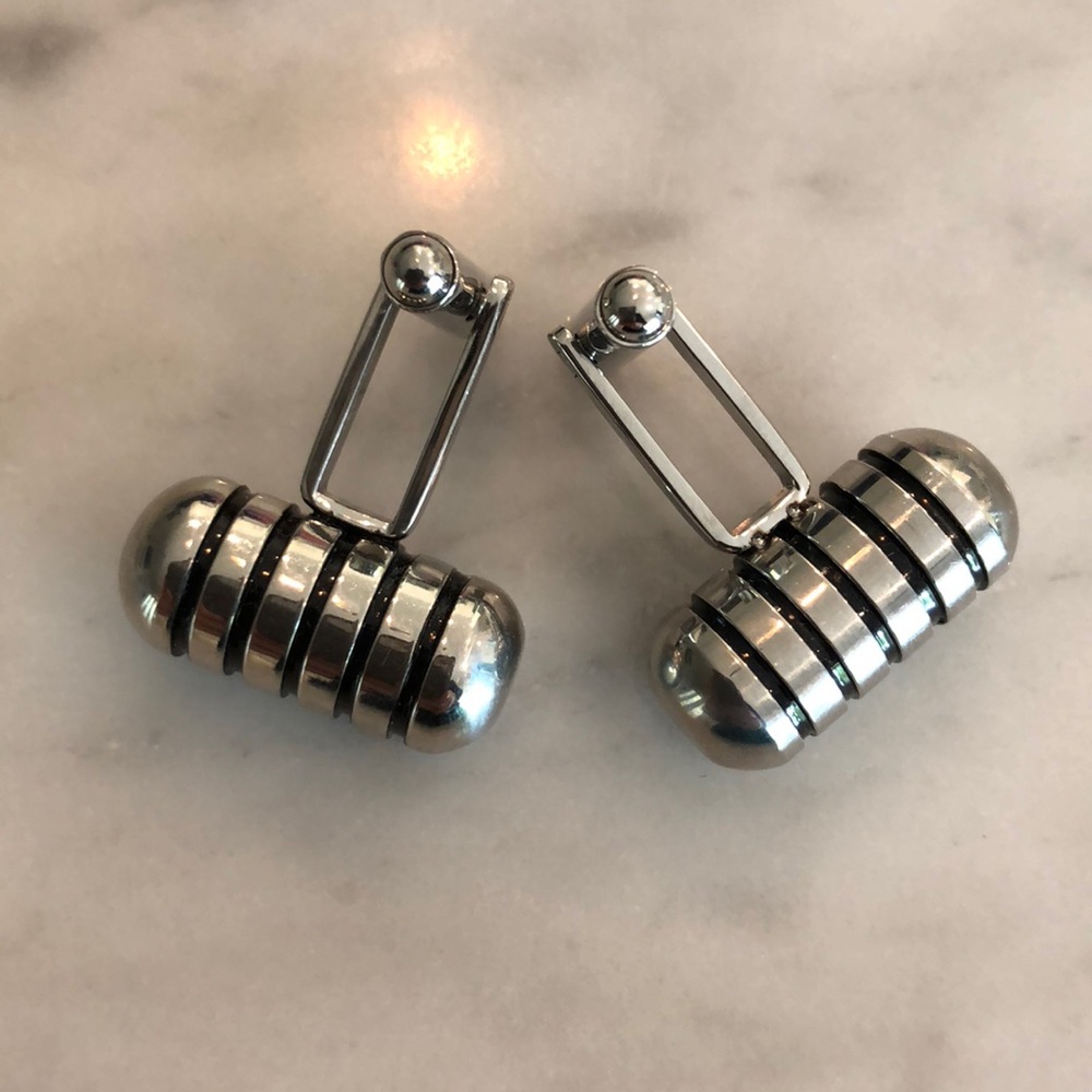 Nice cufflinks, unique style, silver tone